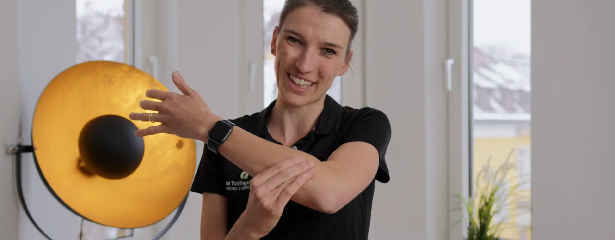 Kurze Trainingsvideos und Impulse für einen gesunden Arbeitsalltag und effektives Ausgleichstraining am Arbeitsplatz.